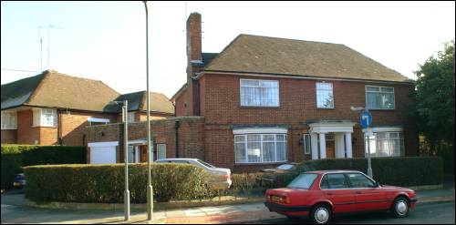 02 Vivian Way